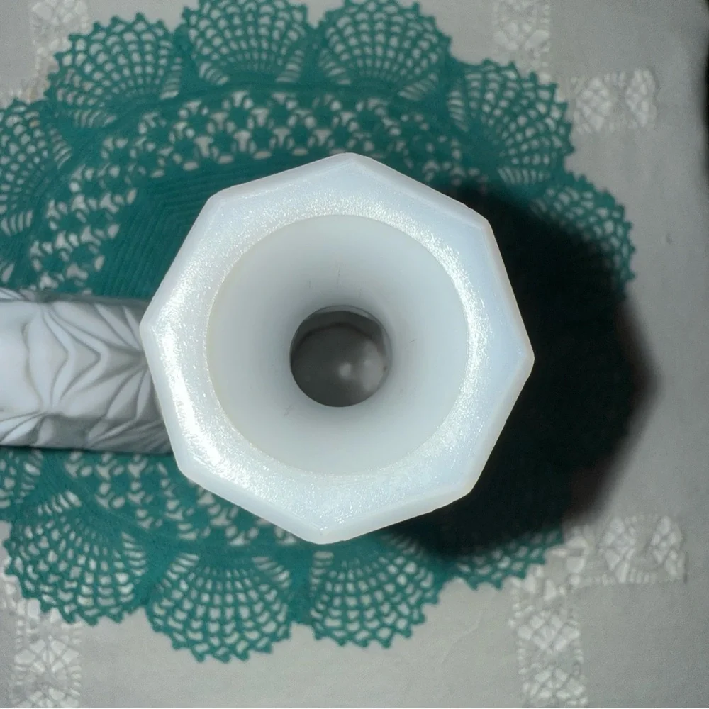 Vintage Diamond Cut Elegant White Milk‎ Glass Vase Set 8.5 inch tall - Picture 9 of 9